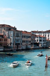 Rialto Bridge, Venice Italy - the tourist guide, Oded Gold. שלומי טהורי 2